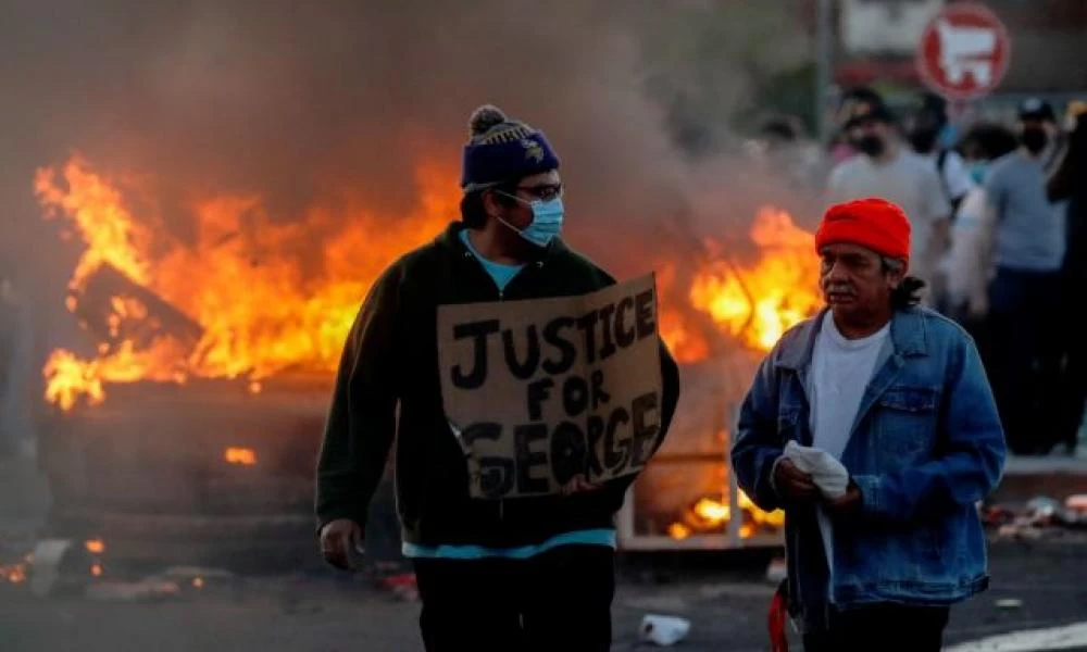 Εκρηκτικό το κλίμα στις ΗΠΑ με δύο νεκρούς - Τι αναφέρει ο Τραμπ
